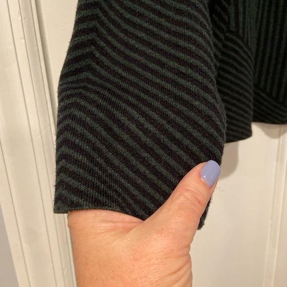 Tahari Textured Mock Neck Sweater – Green/Black – Size 2X - Picture 5 of 8